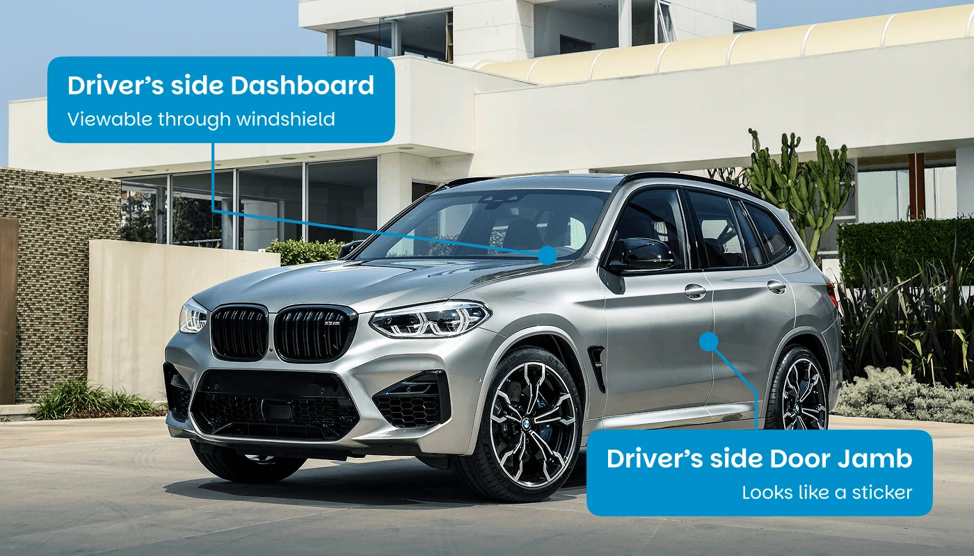 BMW SUV mit den Stellen der FIN am Armaturenbrett und am Türholm der Fahrertür